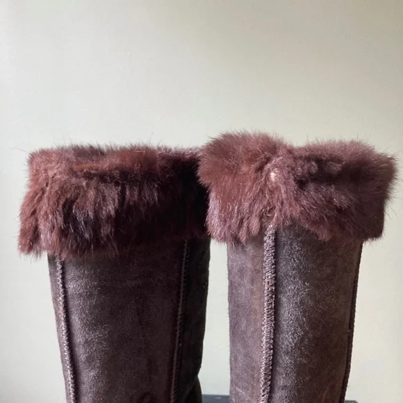 Clarks | Suede Shearling Rabbit Fur Lined Tall Wedge Winter Boots - Picture 3 of 9